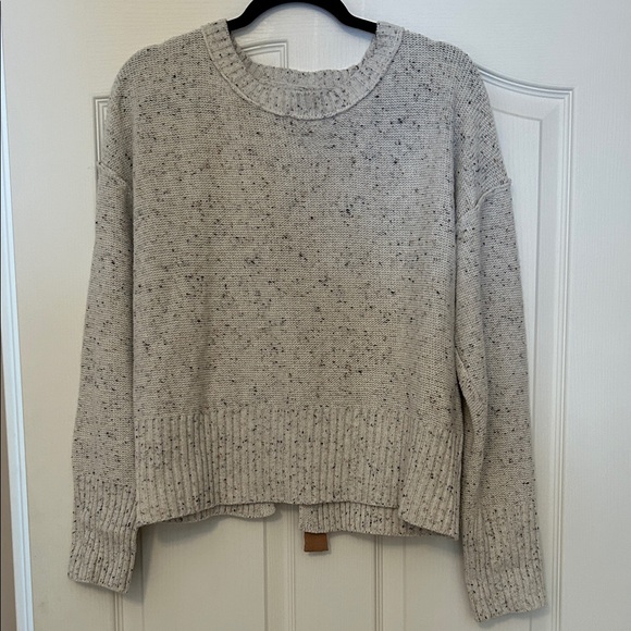 Hem & Thread Speckled Cream Sweater with Laced Back size L - Picture 2 of 8
